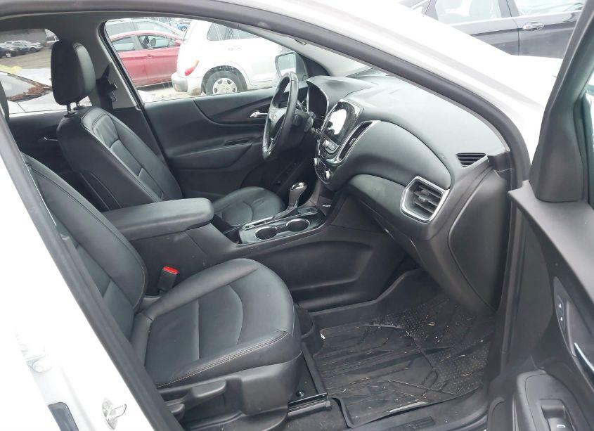 Photo 5 of 2020 Chevrolet Equinox AWD LT 2.0L TURBO (VIN 2GNAXVEX5L6213449)
