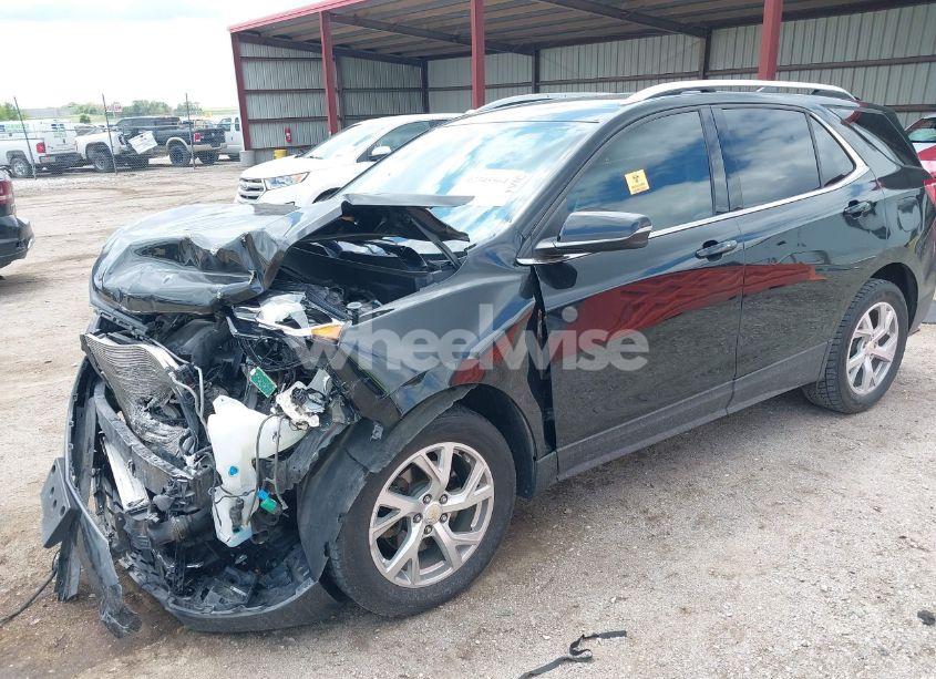 Photo 2 of 2019 Chevrolet Equinox LT (VIN 2GNAXVEX6K6214219)