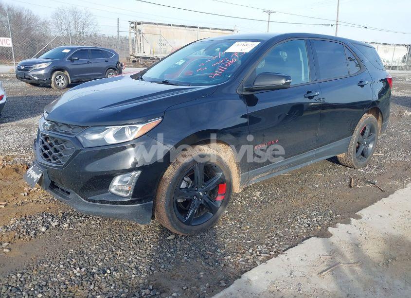 Photo 2 of 2019 Chevrolet Equinox LT (VIN 2GNAXVEX7K6196989)