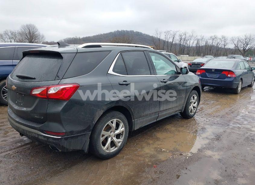 Photo 4 of 2019 Chevrolet Equinox LT (VIN 2GNAXVEX8K6134632)