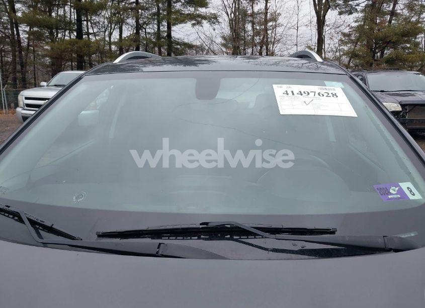 Photo 6 of 2019 Chevrolet Equinox LT (VIN 2GNAXVEX8K6134632)