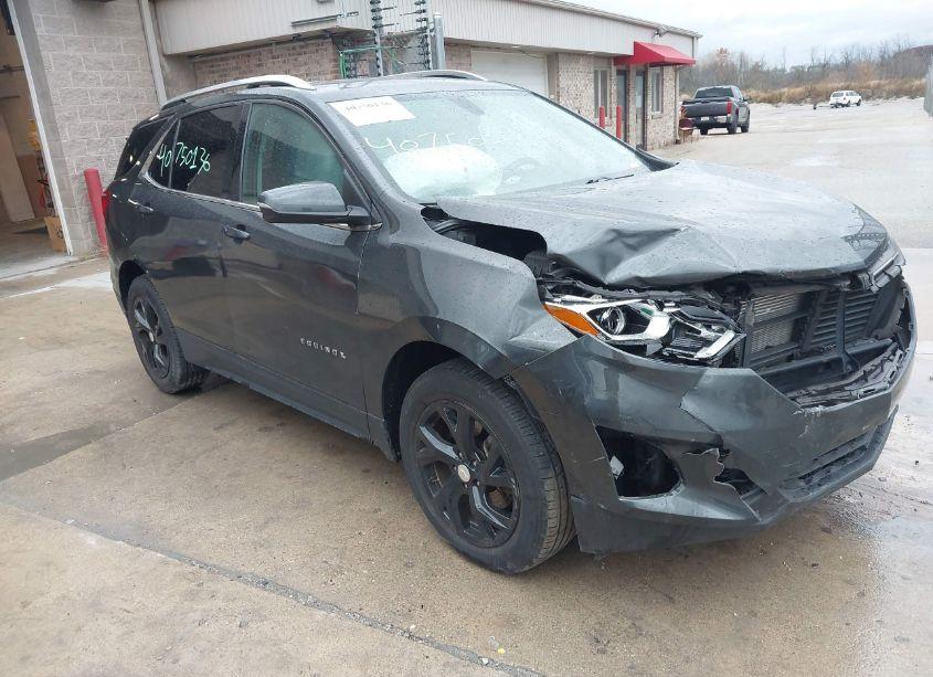 2019 Chevrolet Equinox LT (VIN 2GNAXVEX8K6252258) main photo