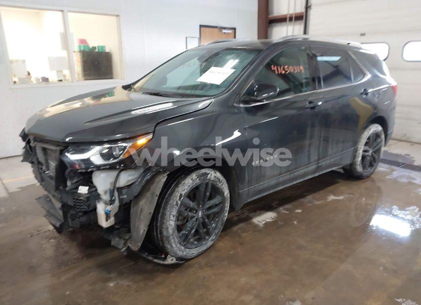 Photo 2 of 2020 Chevrolet Equinox AWD LT 2.0L TURBO (VIN 2GNAXVEX8L6241939)