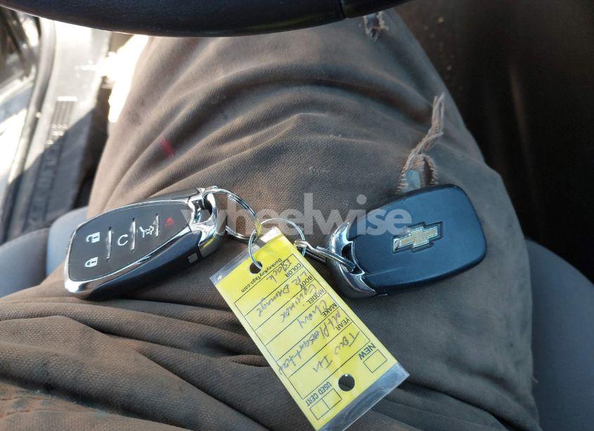 Photo 11 of 2019 Chevrolet Equinox LT (VIN 2GNAXVEX9K6246436)