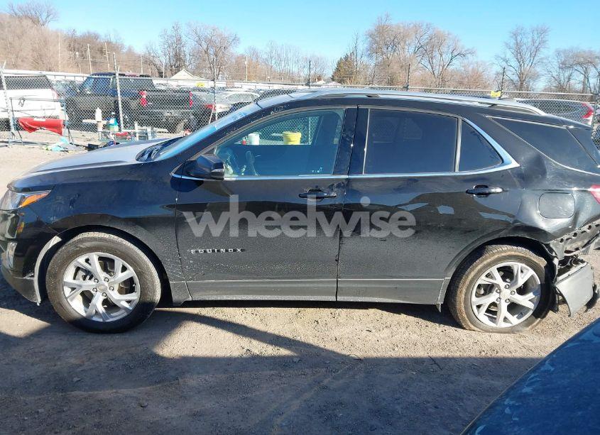 Photo 15 of 2019 Chevrolet Equinox LT (VIN 2GNAXVEX9K6246436)