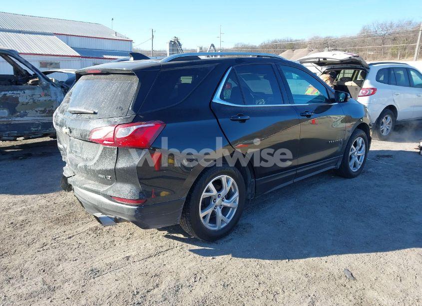 Photo 4 of 2019 Chevrolet Equinox LT (VIN 2GNAXVEX9K6246436)