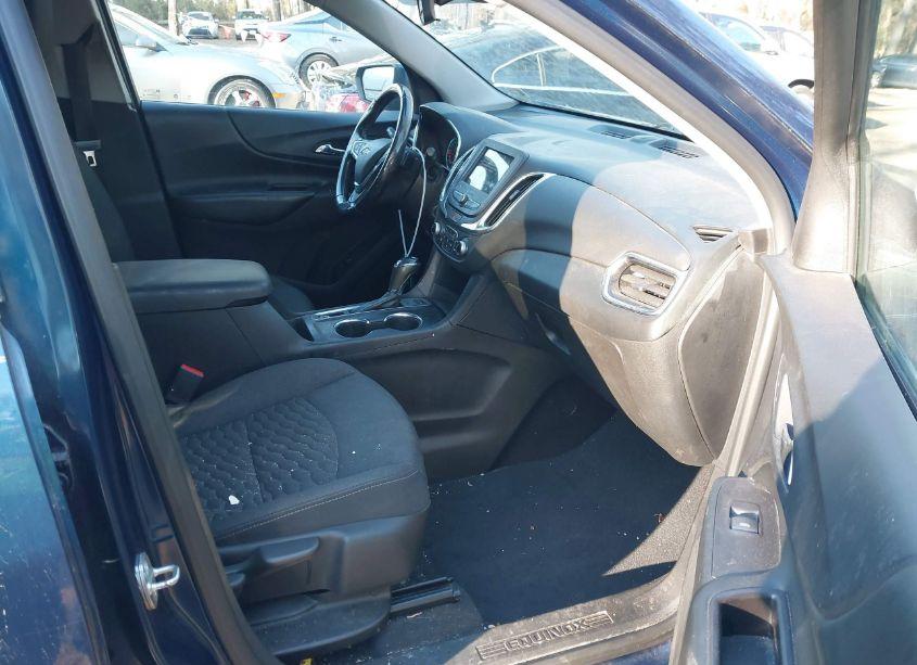 Photo 5 of 2019 Chevrolet Equinox LT (VIN 2GNAXVEX9K6290596)