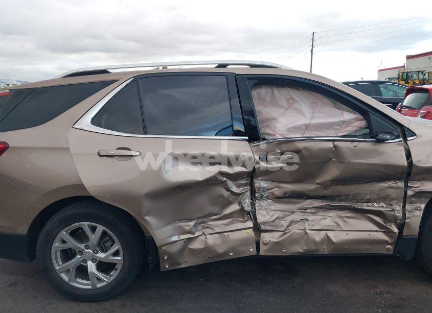 Photo 13 of 2019 Chevrolet Equinox LT (VIN 2GNAXVEXXK6188627)