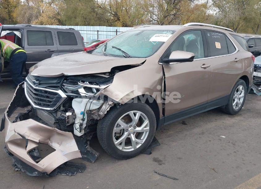 Photo 2 of 2019 Chevrolet Equinox LT (VIN 2GNAXVEXXK6188627)