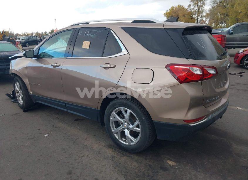Photo 3 of 2019 Chevrolet Equinox LT (VIN 2GNAXVEXXK6188627)