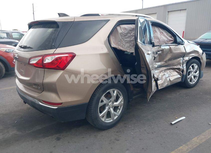 Photo 4 of 2019 Chevrolet Equinox LT (VIN 2GNAXVEXXK6188627)