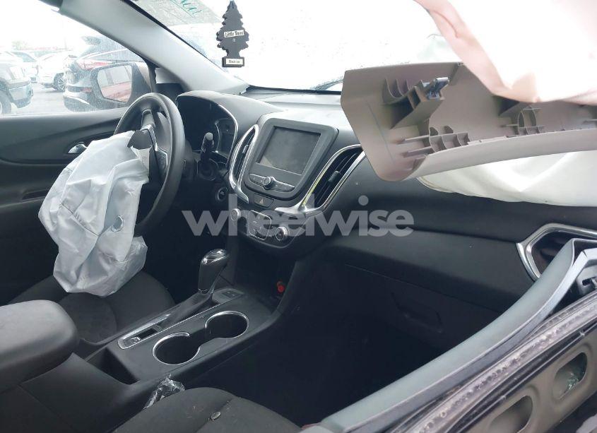 Photo 5 of 2019 Chevrolet Equinox LT (VIN 2GNAXVEXXK6188627)