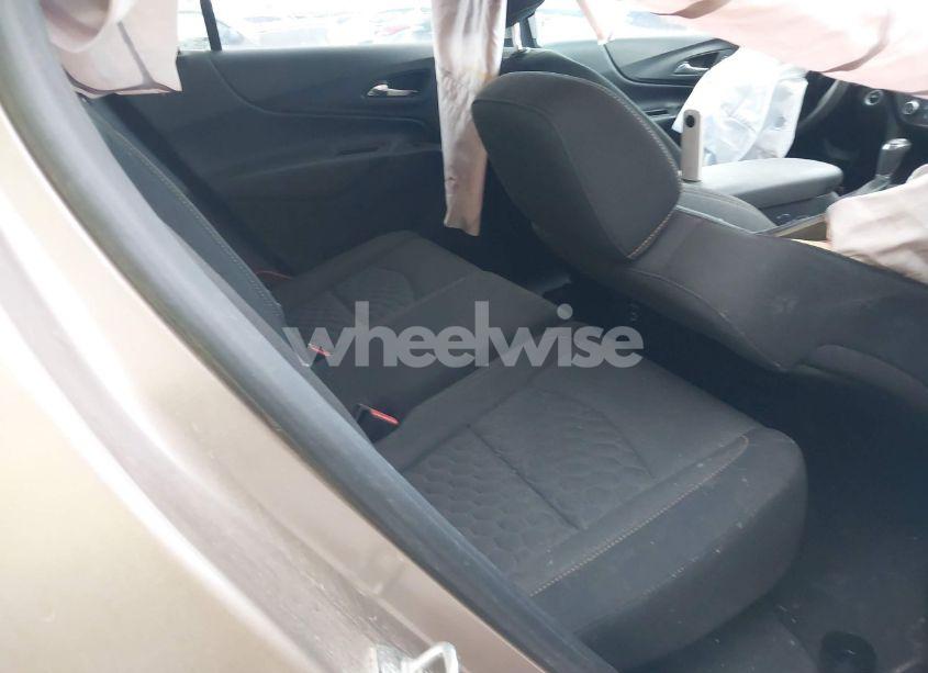 Photo 8 of 2019 Chevrolet Equinox LT (VIN 2GNAXVEXXK6188627)