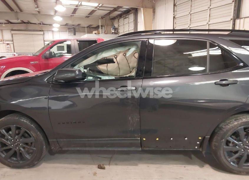 Photo 14 of 2022 Chevrolet Equinox AWD RS (VIN 2GNAXWEV2N6137812)