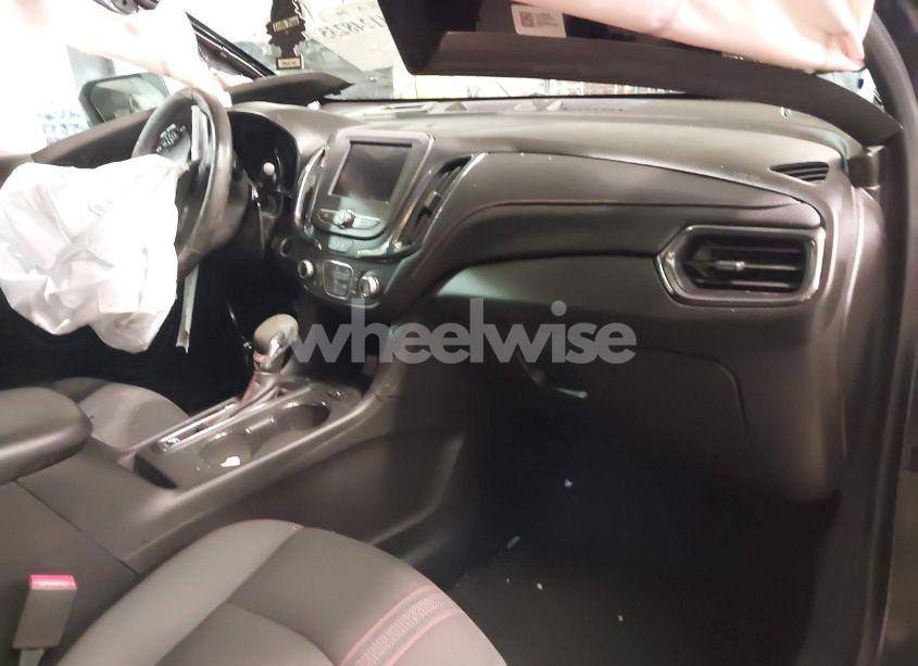 Photo 5 of 2022 Chevrolet Equinox AWD RS (VIN 2GNAXWEV2N6137812)