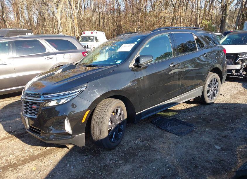 Photo 2 of 2022 Chevrolet Equinox AWD RS (VIN 2GNAXWEV2N6147627)
