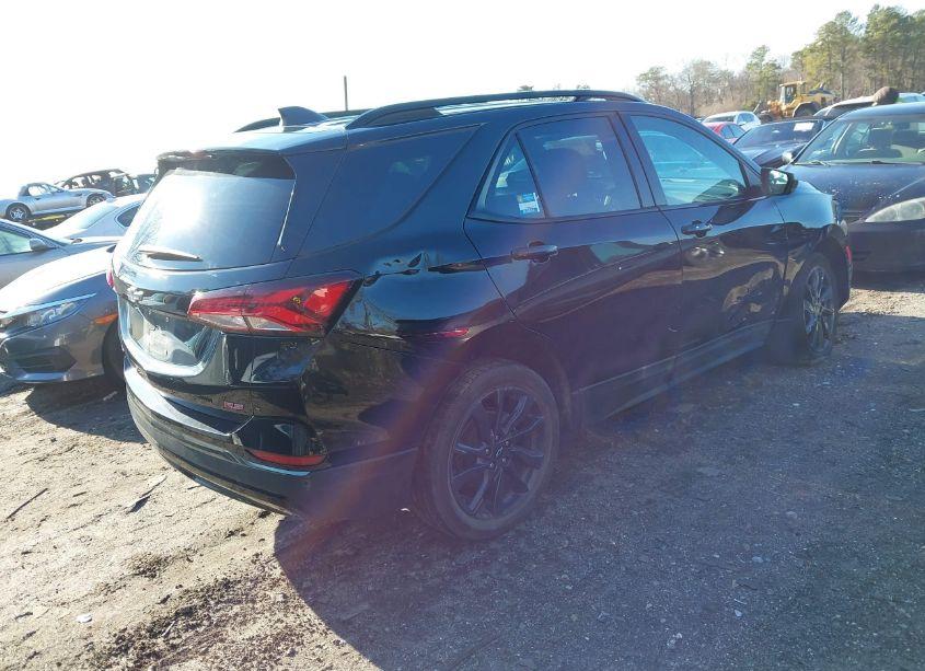 Photo 4 of 2022 Chevrolet Equinox AWD RS (VIN 2GNAXWEV2N6147627)