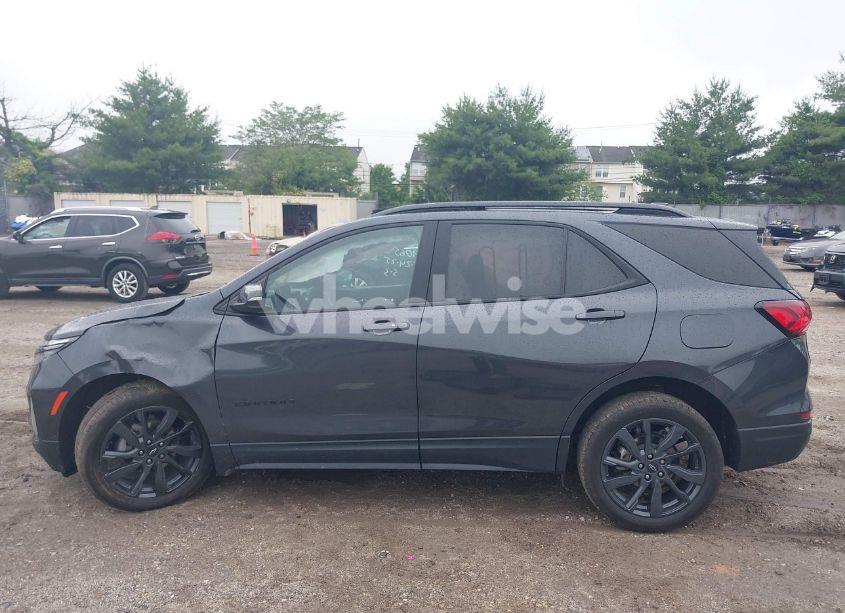 Photo 14 of 2022 Chevrolet Equinox AWD RS (VIN 2GNAXWEV4N6105282)