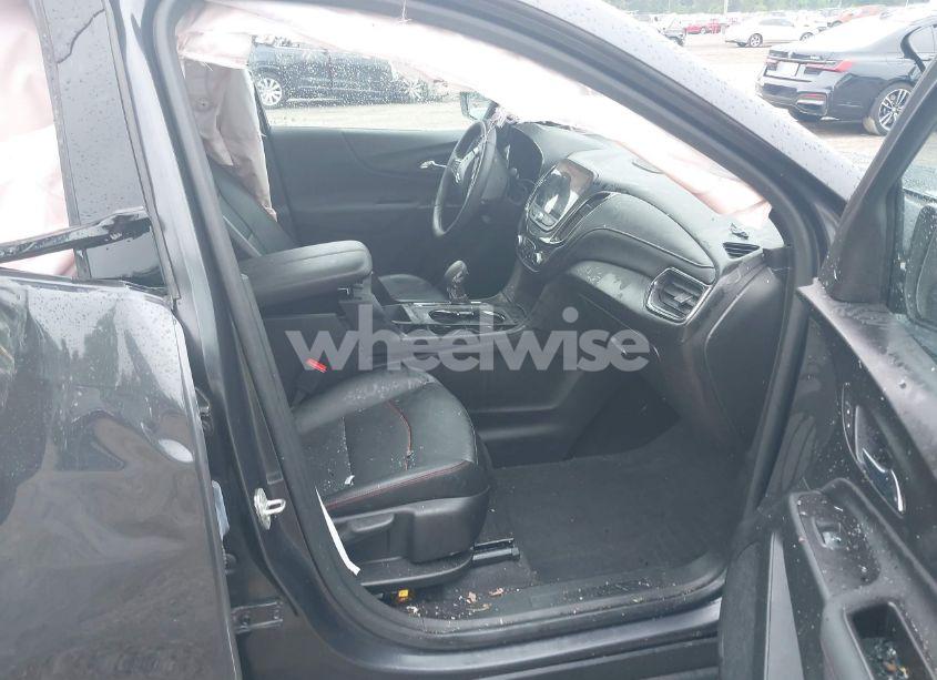 Photo 5 of 2022 Chevrolet Equinox AWD RS (VIN 2GNAXWEV4N6105282)