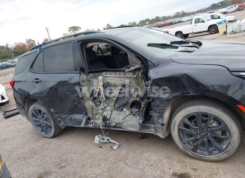 Photo 14 of 2022 Chevrolet Equinox AWD RS (VIN 2GNAXWEV7N6131732)