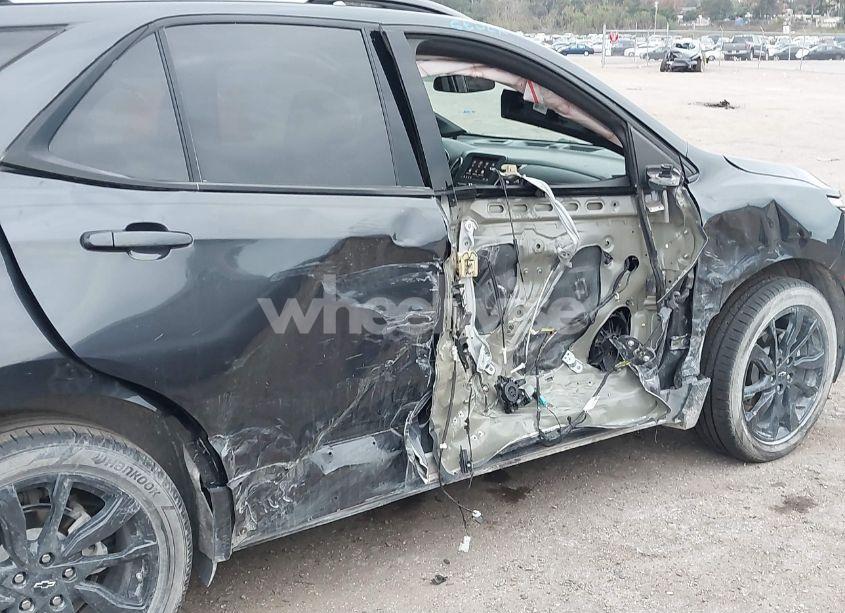 Photo 6 of 2022 Chevrolet Equinox AWD RS (VIN 2GNAXWEV7N6131732)