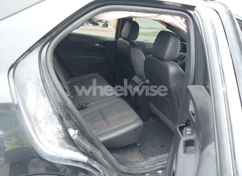 Photo 8 of 2022 Chevrolet Equinox AWD RS (VIN 2GNAXWEV7N6131732)