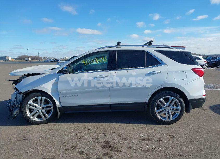 Photo 13 of 2018 Chevrolet Equinox PREMIER (VIN 2GNAXWEX1J6158422)