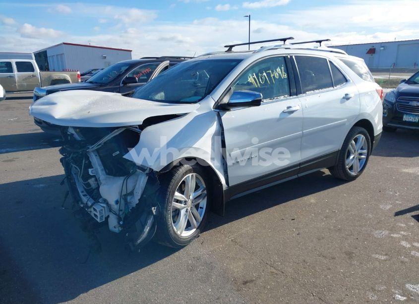 Photo 2 of 2018 Chevrolet Equinox PREMIER (VIN 2GNAXWEX1J6158422)