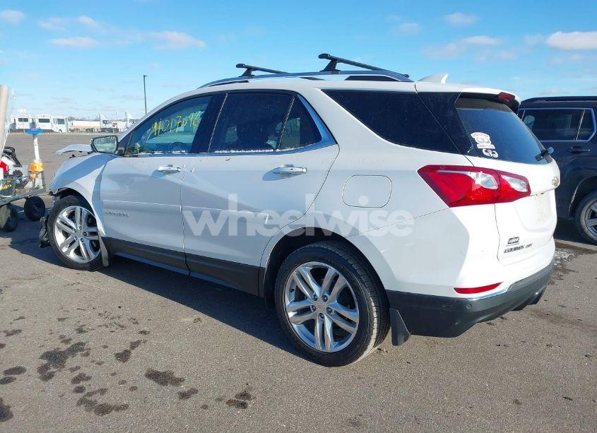 Photo 3 of 2018 Chevrolet Equinox PREMIER (VIN 2GNAXWEX1J6158422)