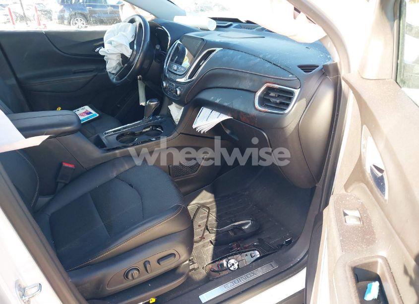 Photo 5 of 2018 Chevrolet Equinox PREMIER (VIN 2GNAXWEX1J6158422)