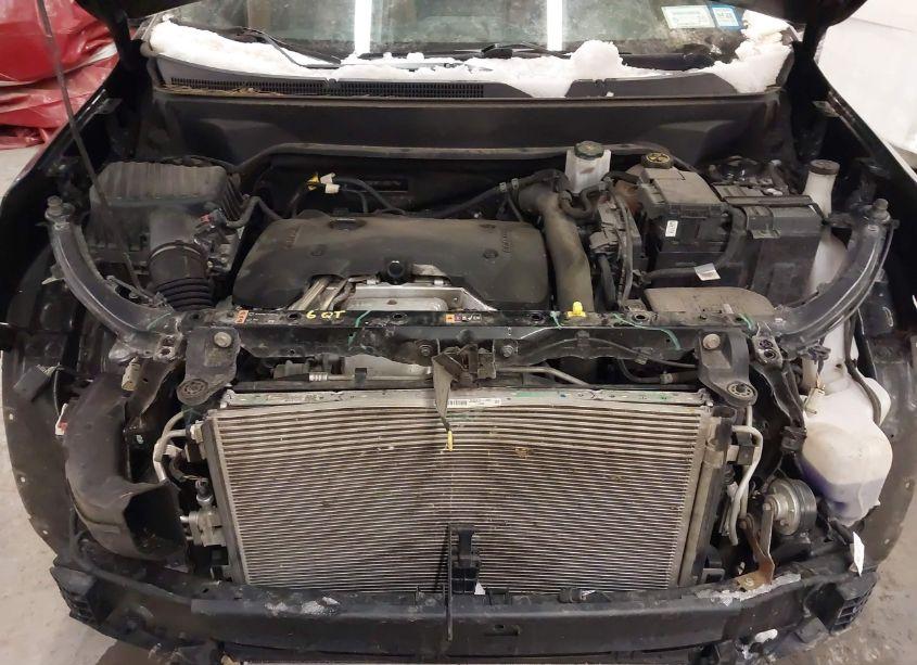 Photo 10 of 2018 Chevrolet Equinox PREMIER (VIN 2GNAXWEX1J6321196)