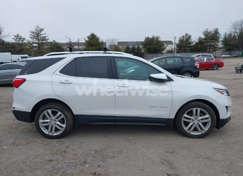 Photo 13 of 2018 Chevrolet Equinox PREMIER (VIN 2GNAXWEX2J6160521)