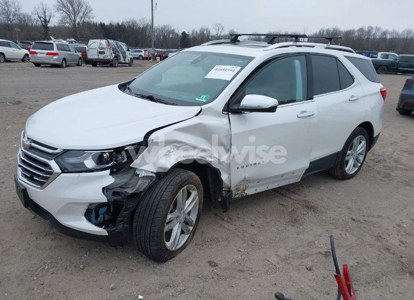 Photo 2 of 2018 Chevrolet Equinox PREMIER (VIN 2GNAXWEX2J6160521)