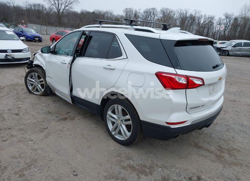 Photo 3 of 2018 Chevrolet Equinox PREMIER (VIN 2GNAXWEX2J6160521)