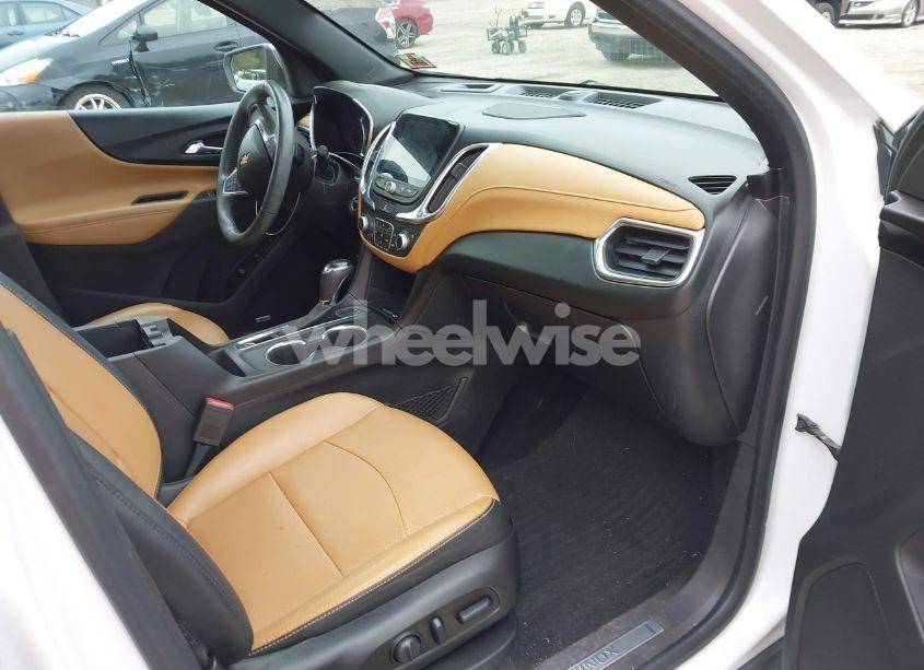 Photo 5 of 2018 Chevrolet Equinox PREMIER (VIN 2GNAXWEX2J6160521)