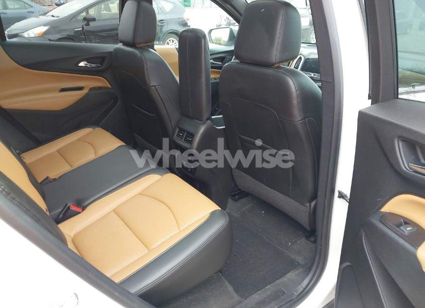 Photo 8 of 2018 Chevrolet Equinox PREMIER (VIN 2GNAXWEX2J6160521)