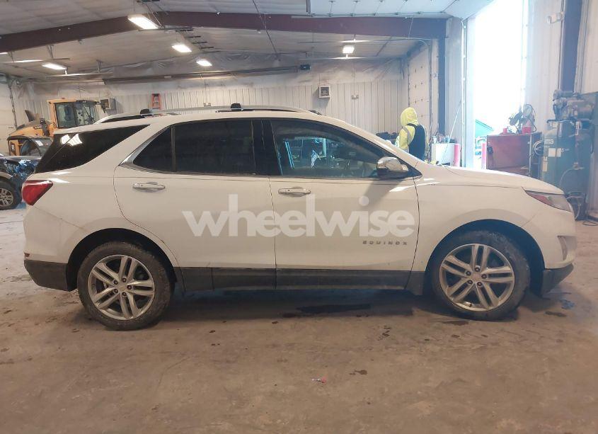 Photo 13 of 2018 Chevrolet Equinox PREMIER (VIN 2GNAXWEX2J6201021)