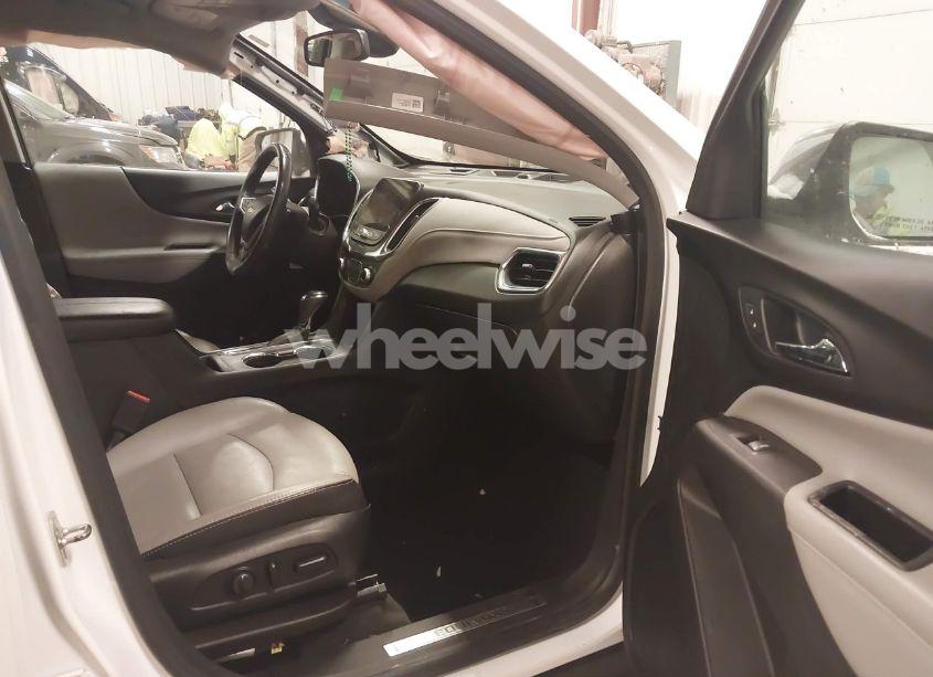 Photo 5 of 2018 Chevrolet Equinox PREMIER (VIN 2GNAXWEX2J6201021)