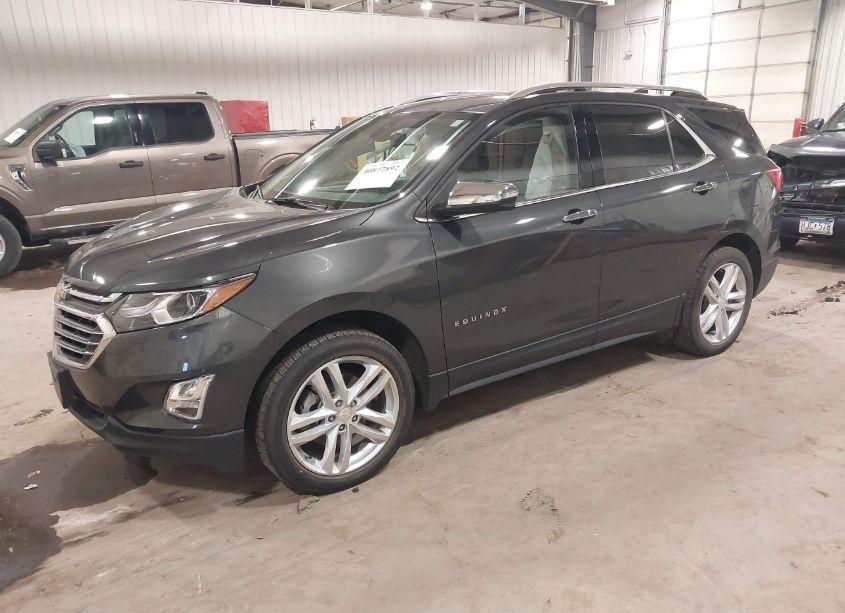 Photo 2 of 2018 Chevrolet Equinox PREMIER (VIN 2GNAXWEX5J6152963)