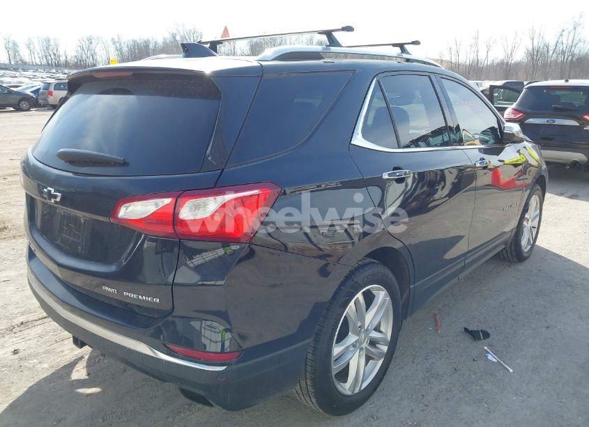 Photo 4 of 2018 Chevrolet Equinox PREMIER (VIN 2GNAXWEX8J6236596)