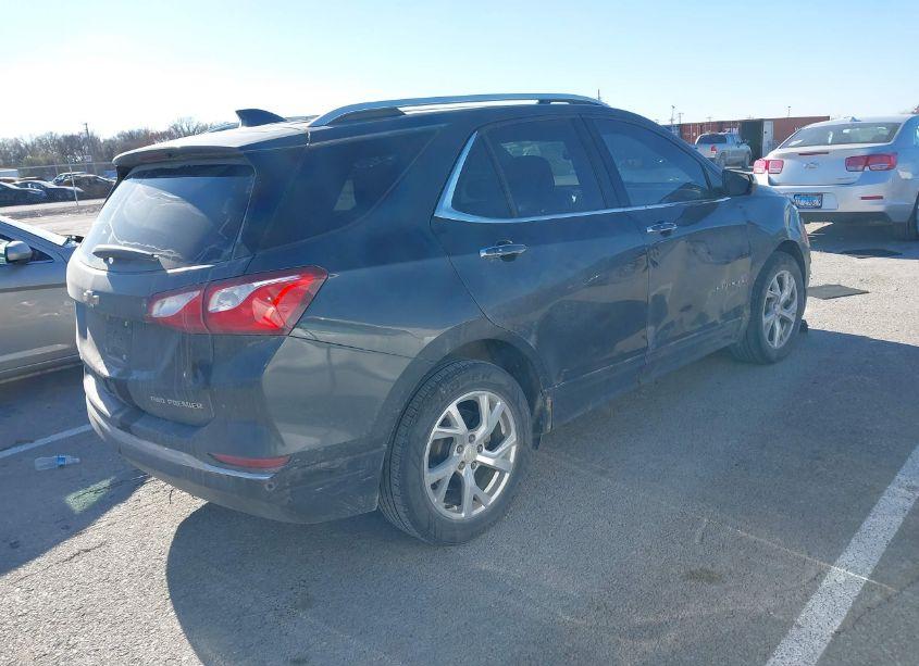 Photo 4 of 2019 Chevrolet Equinox PREMIER (VIN 2GNAXXEV1K6143389)