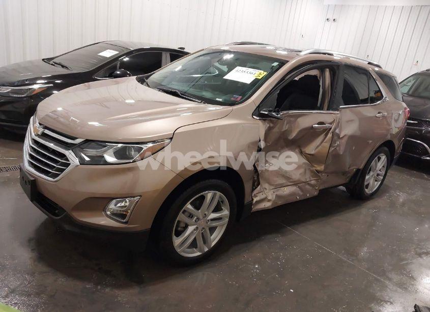 Photo 2 of 2019 Chevrolet Equinox PREMIER (VIN 2GNAXXEV1K6253729)