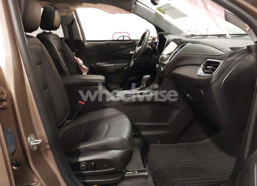 Photo 5 of 2019 Chevrolet Equinox PREMIER (VIN 2GNAXXEV1K6253729)