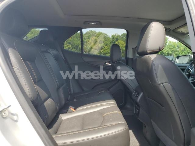Photo 2 of 2022 CHEVROLET EQUINOX PREMIER (VIN 2GNAXXEV1N6126404)