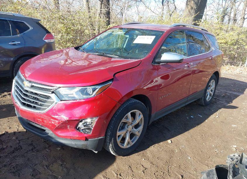 Photo 2 of 2019 Chevrolet Equinox PREMIER (VIN 2GNAXXEV2K6161884)