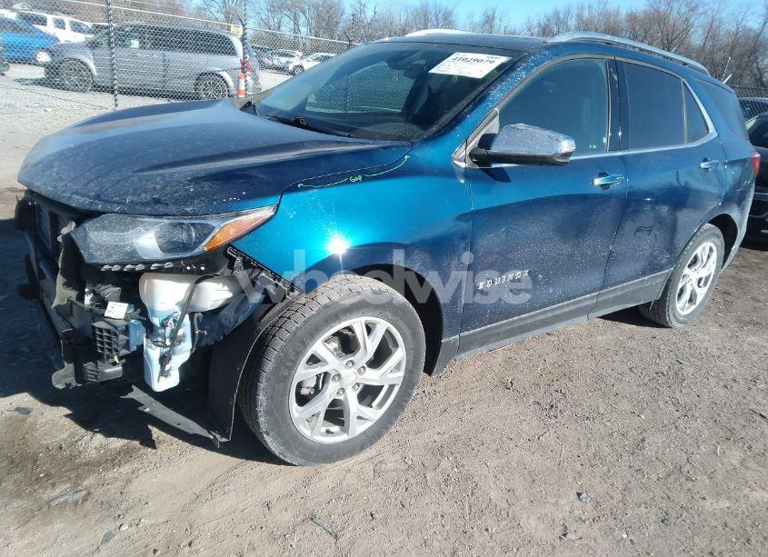 Photo 2 of 2020 Chevrolet Equinox AWD PREMIER 1.5L TURBO (VIN 2GNAXXEV3L6244032)