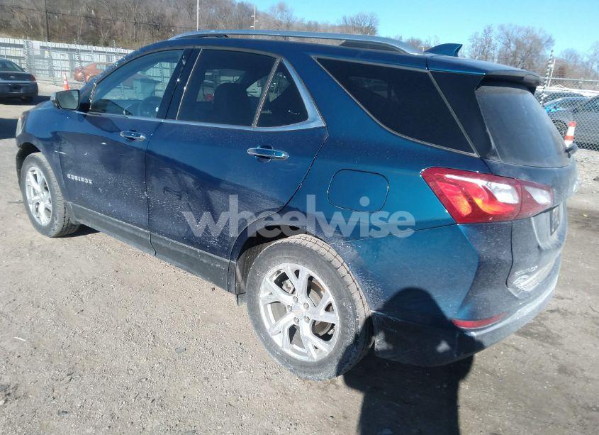 Photo 3 of 2020 Chevrolet Equinox AWD PREMIER 1.5L TURBO (VIN 2GNAXXEV3L6244032)