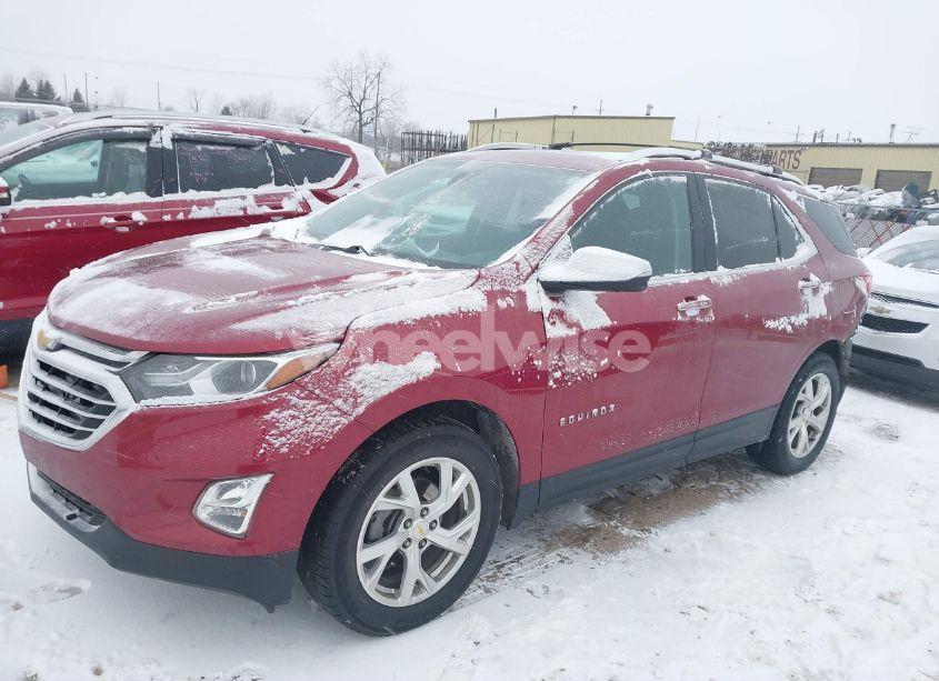 Photo 2 of 2021 Chevrolet Equinox AWD PREMIER (VIN 2GNAXXEV4M6105996)