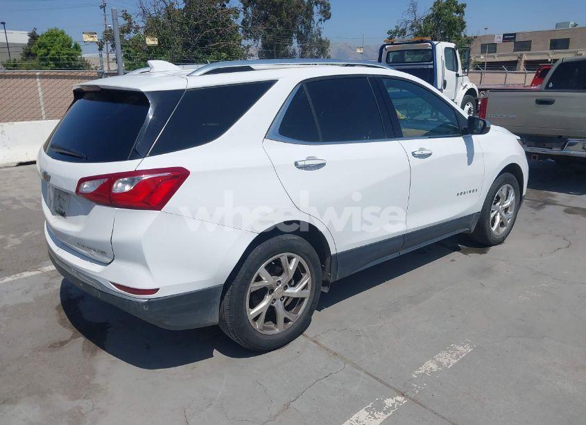 Photo 4 of 2020 Chevrolet Equinox AWD PREMIER 1.5L TURBO (VIN 2GNAXXEV5L6200498)