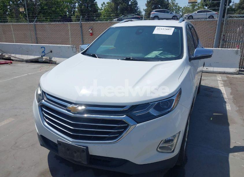 Photo 6 of 2020 Chevrolet Equinox AWD PREMIER 1.5L TURBO (VIN 2GNAXXEV5L6200498)